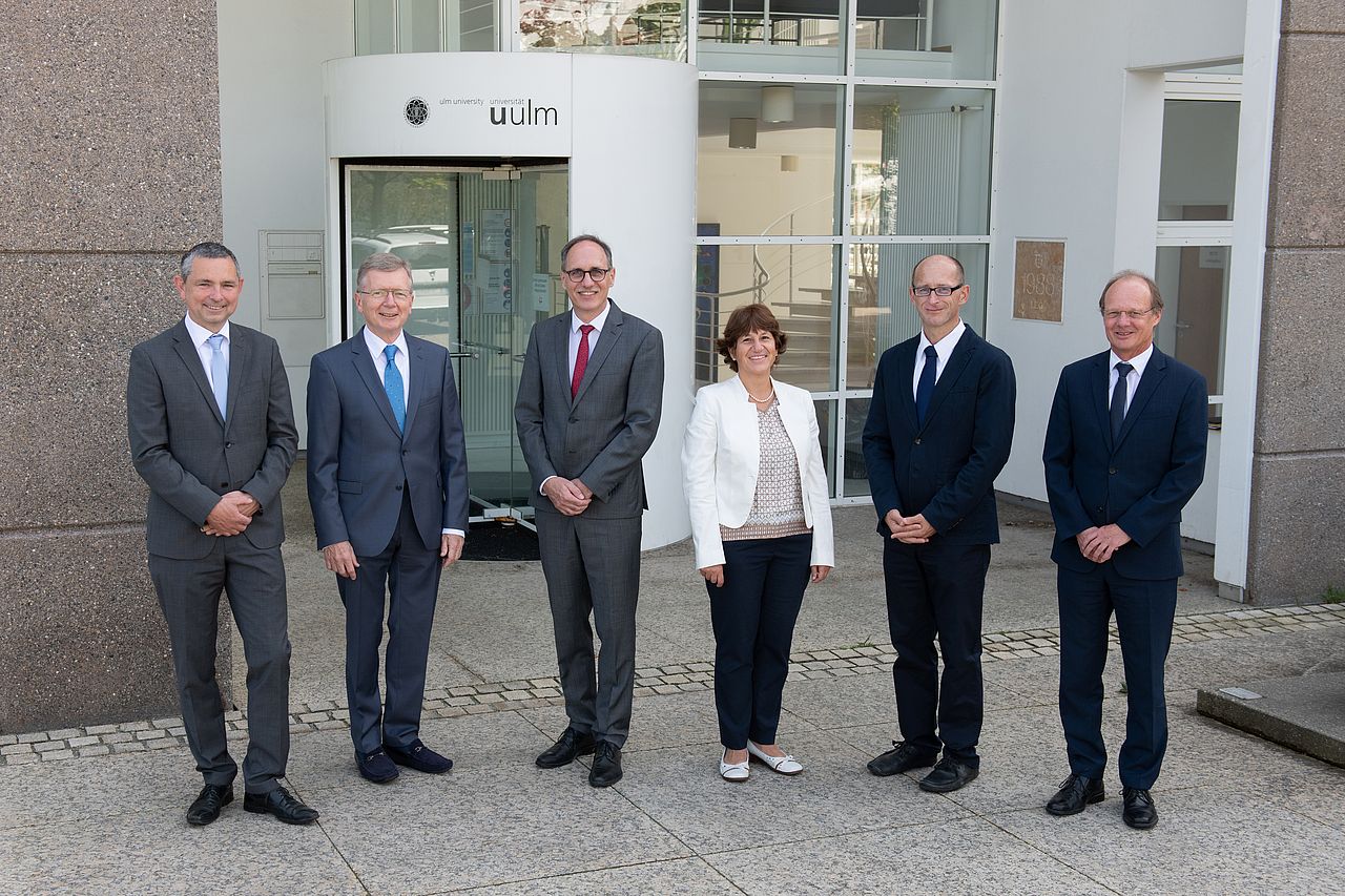 Präsidium der Universität Ulm Gruppenbild des neuen Präsidiums der Universität Ulm